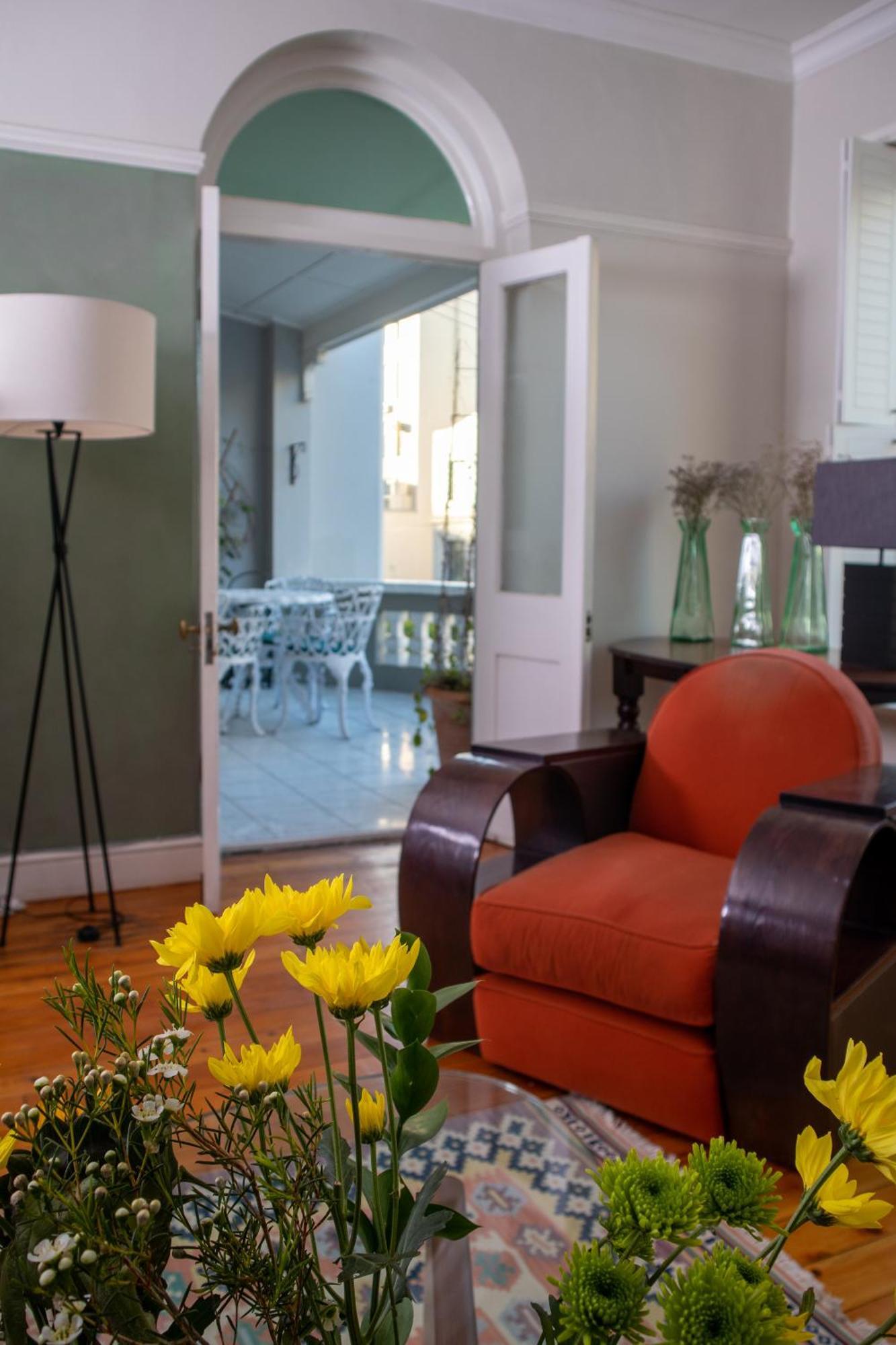 Barry Hall Apartments Apartment *