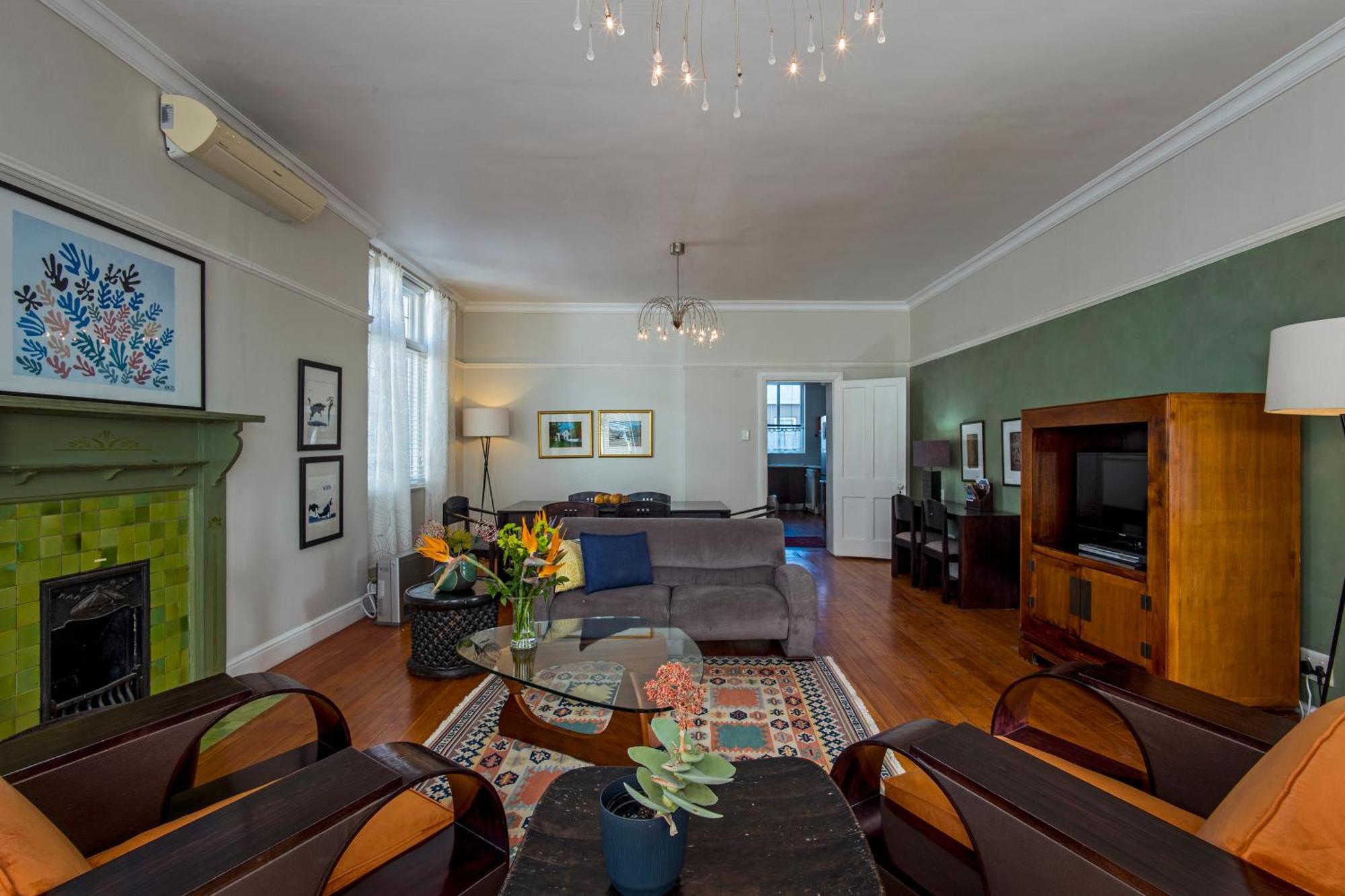 Barry Hall Apartments Apartment *