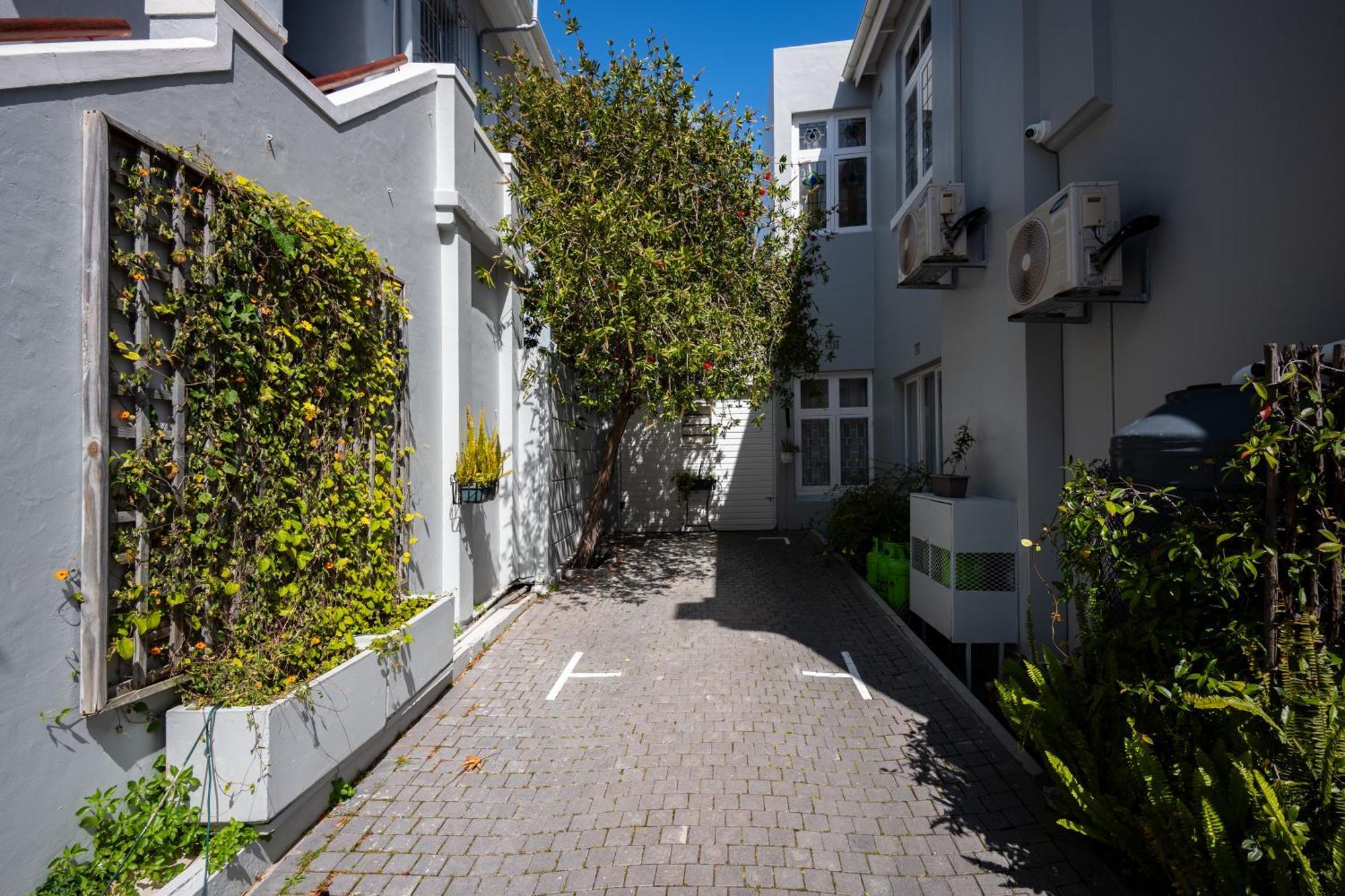 Barry Hall Apartments Apartment