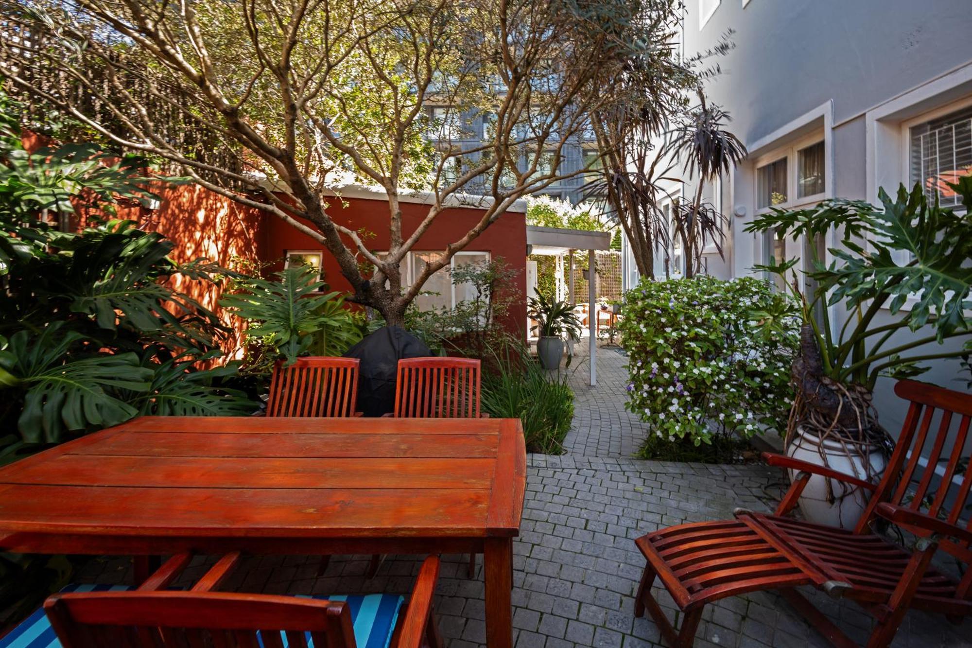 Barry Hall Apartments Apartment